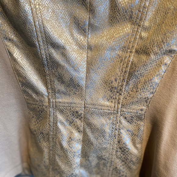BNWT Chico’s Leather Metallic reptile print jacket. Chicos size 0/4/6. $169 - Picture 4 of 4